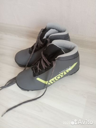 Беговые лыжи с ботинками 33 и 35 размеров