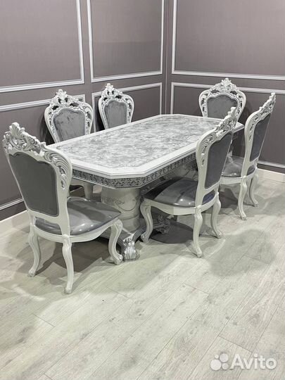 Стол для гостинной