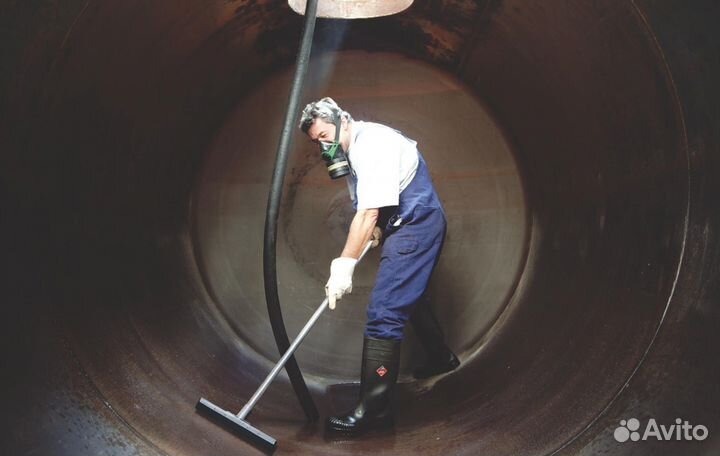 Слесарь/чистильщик резервуаров