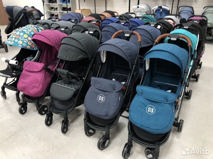 Коляска прогулочная Новая