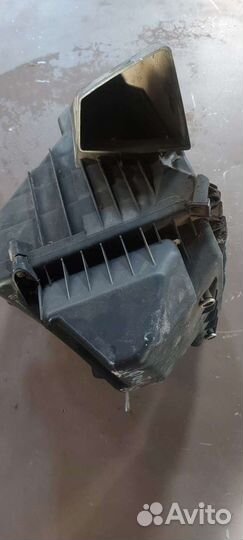 Корпус воздушного фильтра Volkswagen Phaeton