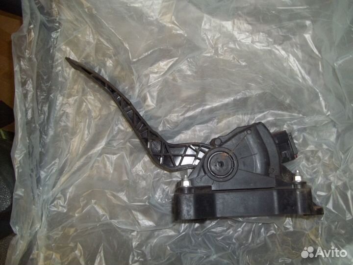 Электронная педаль акселератора Ниссан Навара