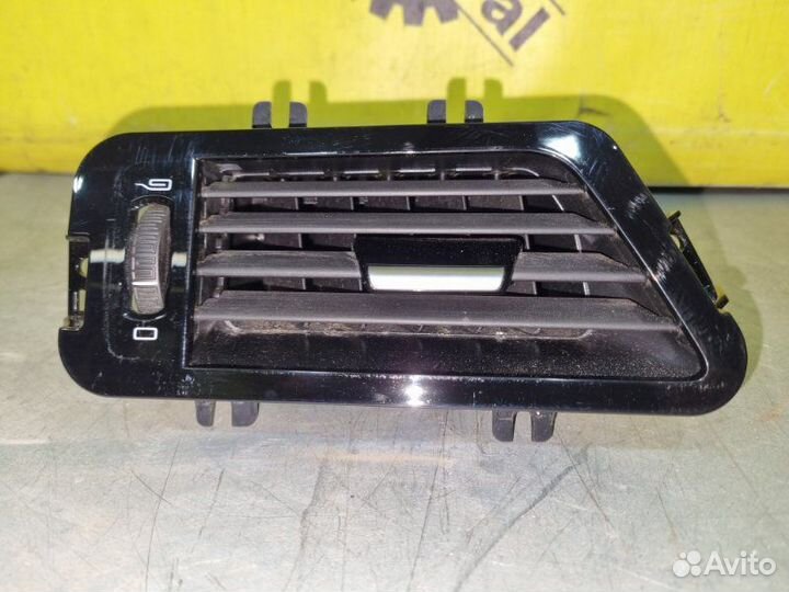 Дефлектор воздушный передний левый Geely Atlas