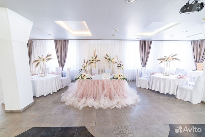 Новогодние корпоративы в банкетном зале