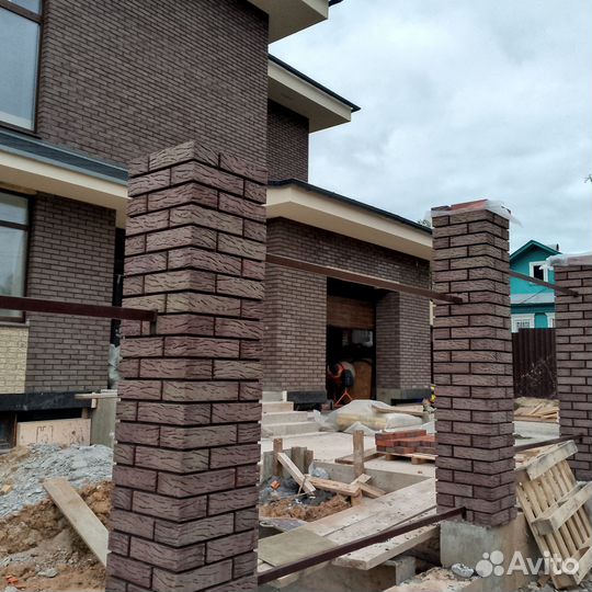 Бригада строителей