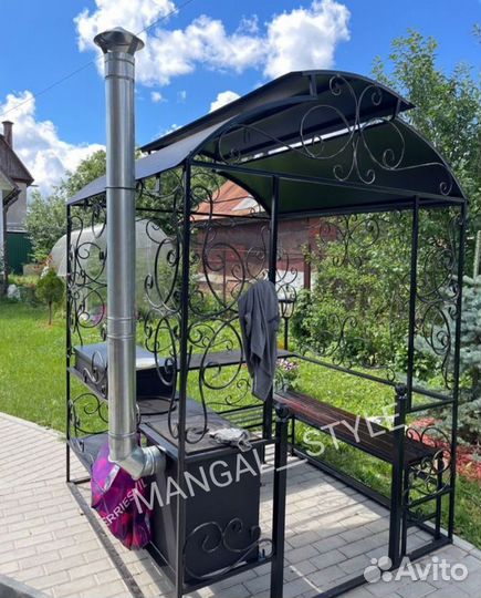 Мангал с крышей