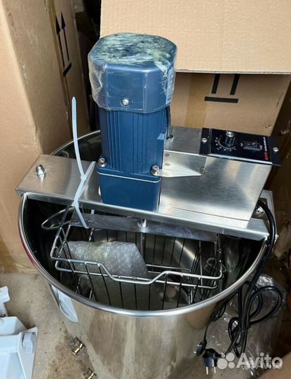 Медогонка электрическая двух рамочная и четырех