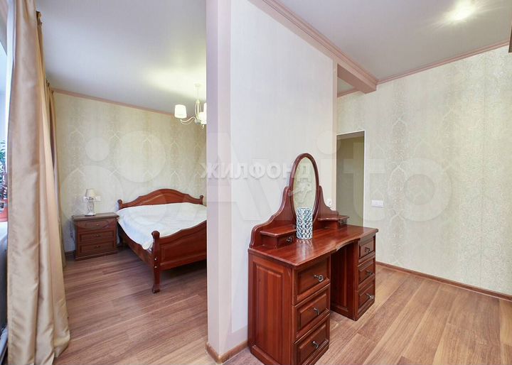 Коттедж 281,8 м² на участке 10 сот.