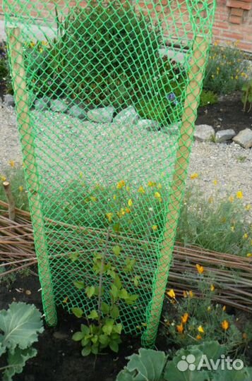 Пластиковая сетка для цветника
