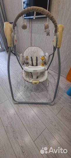 Электронные качели шезлонг Graco