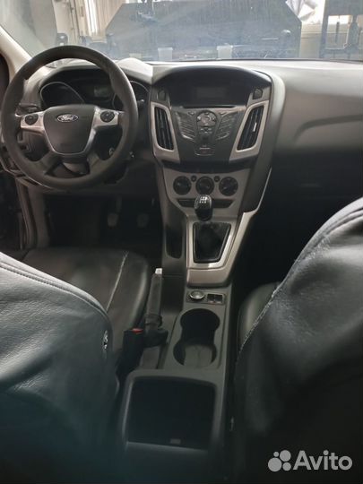 В разборе Форд Фокус 3 Ford Focus 2012 год 1.6