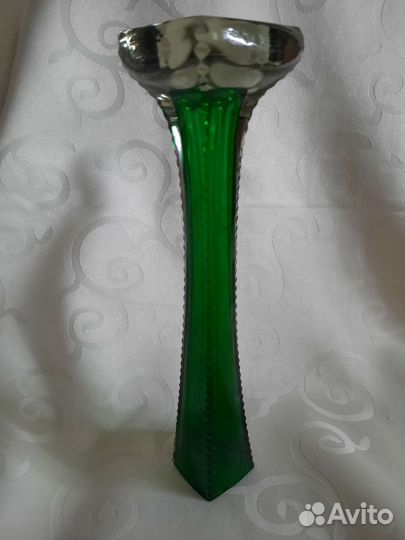 Ваза берц СССР. Зеленое стекло