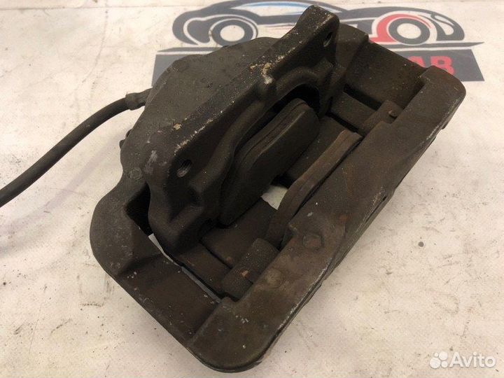 Суппорт передний правый Bmw 6-Series 645Ci E63