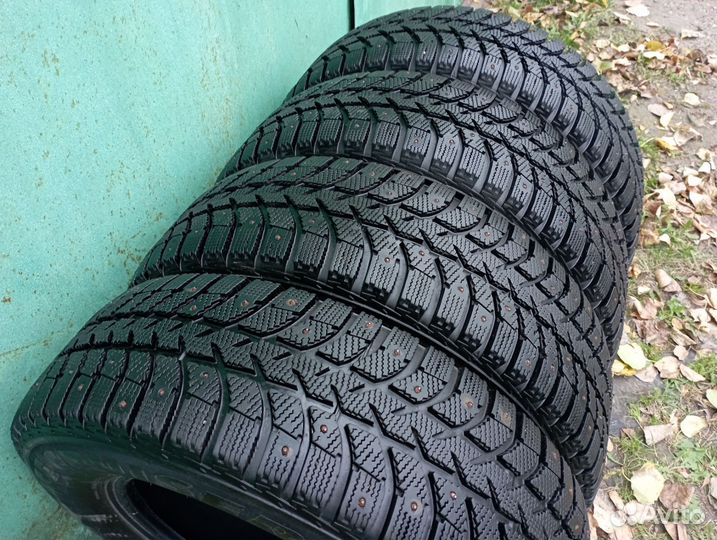 Bridgestone Ice Cruiser 5000 205/70 R15 82T
