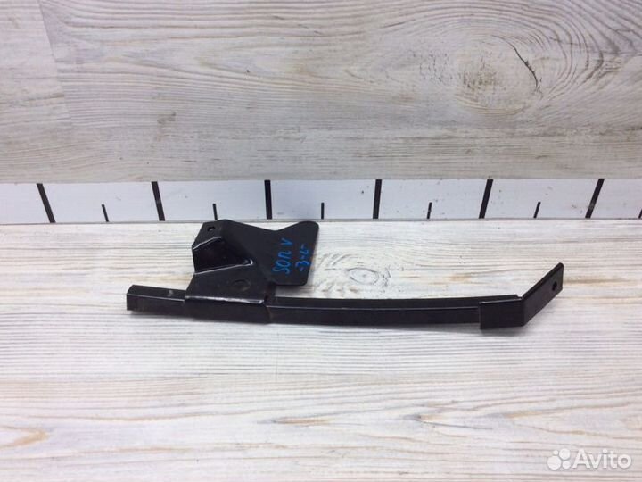 Направляющая стекла двери задняя левая Hyundai