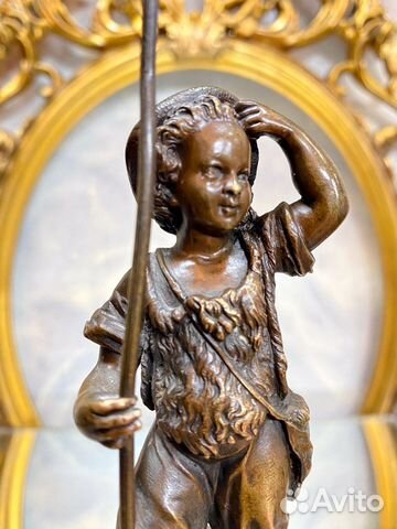 Старинная бронзовая миниатюра.Мальчик с посохом,19