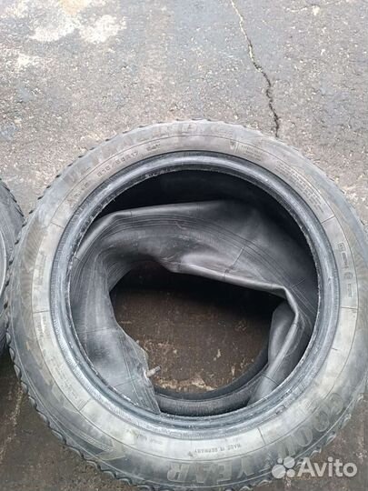 Goodyear Ultragrip Ice Arctic 215/55 R17 94T