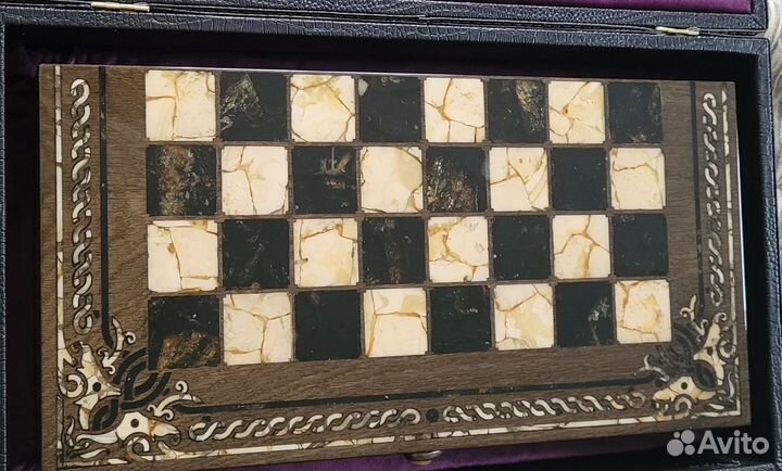 Шахматы мореный дуб с янтарем, шахматы янтарные