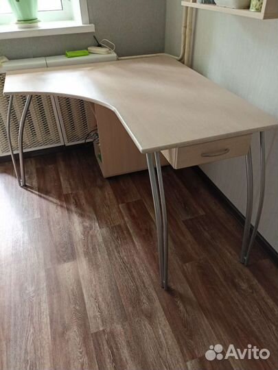 Угловой письменный стол бу