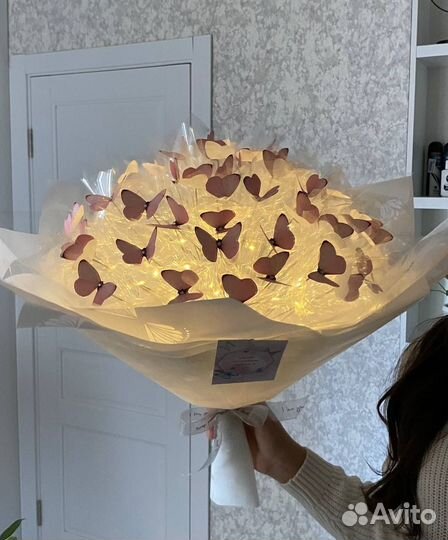 Букет из бабочек светящийся