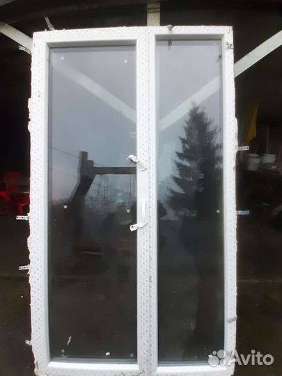 Продаю окно с дверью балконную. Высота окна 260Шир