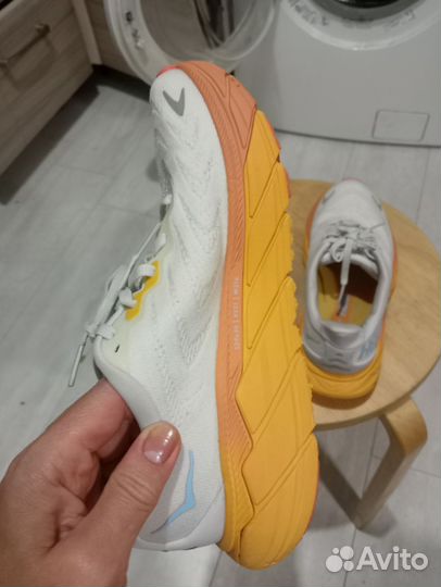 Кроссовки Hoka женские Arahi 6 38.5