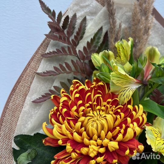Букет цветов «Сентябрь горит» (хризантема Фуэго)