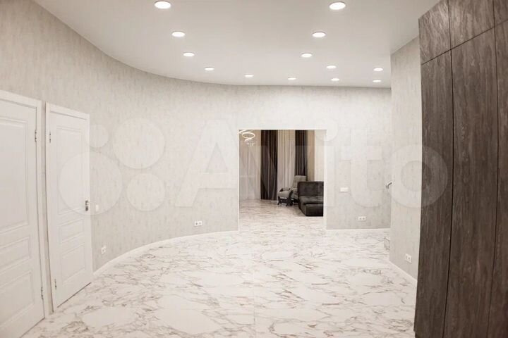 Дом 610 м² на участке 15 сот.