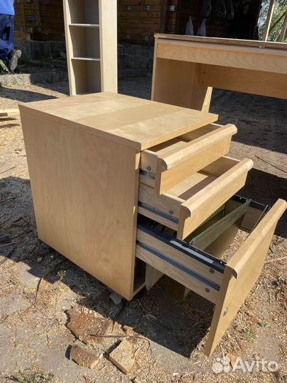 Письменный стол IKEA