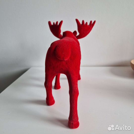 Фигурка лось бархатная красная настольная
