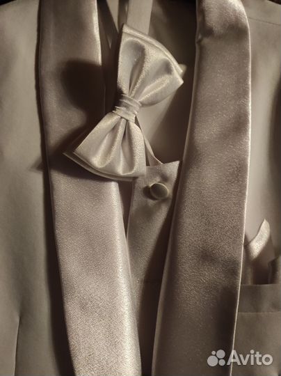 Белый мужской смокинг 48 размер