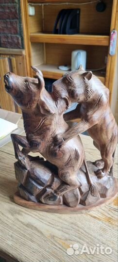 Статуя из дерева