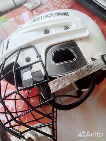 Хоккейный шлем