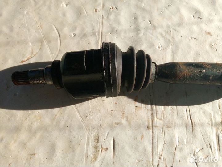 Привод передний правый Toyota Corolla e150