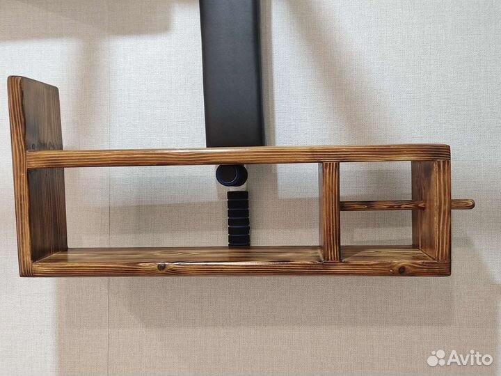 Деревянная полка в санузел