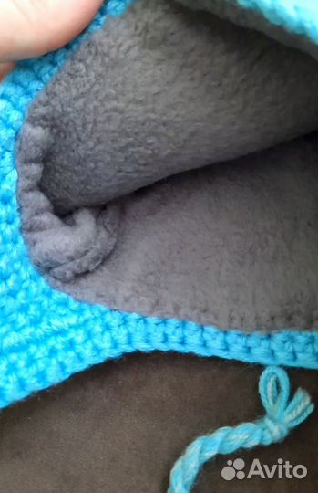 Вязаная шапка на флисе