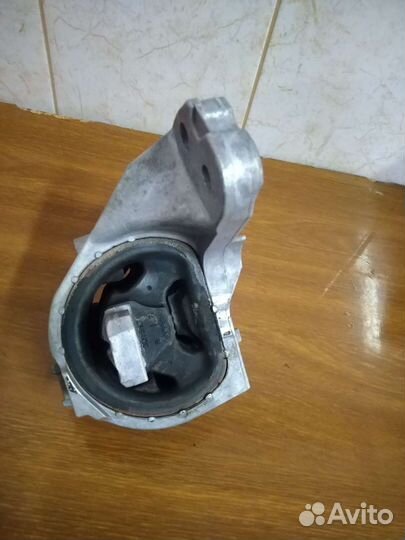 Опора АКПП peugeot 407 2.0л