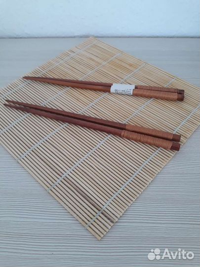 Коврик и палочки для роллов