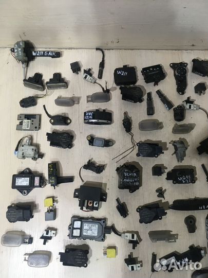 Датчик управления мерседес W211 2118213151