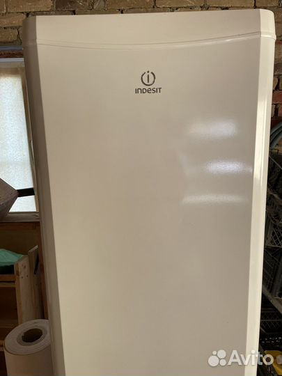 Холодильник бу indesit