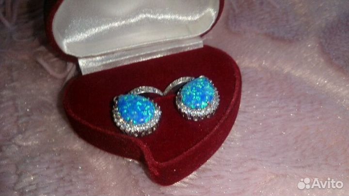 Красивые серьги с опалом