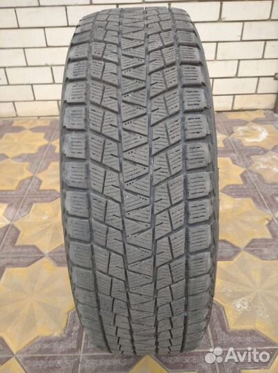 Bridgestone Blizzak DM-V1 215/70 R16