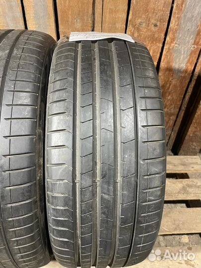 Pirelli P Zero PZ4 245/40 R20 и 275/35 R20