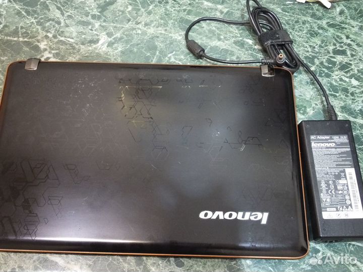 Ноутбук Lenovo IdeaPad Y560