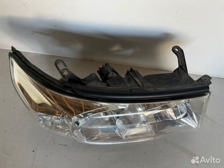Фара галоген передняя правая Toyota Land Cruiser