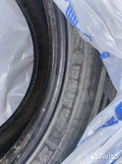 Nitto Therma Spike 225/65 R17