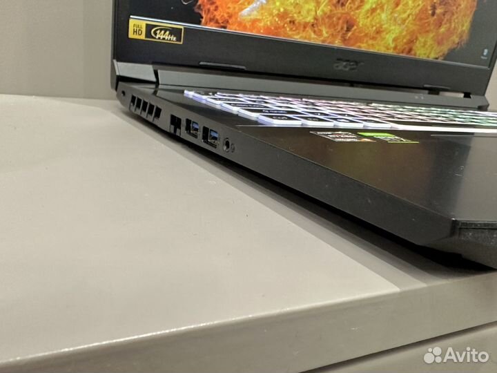 Nitro 17.3/Ryzen5 12cpu/RTX3060/16gb/1.5tb/144hz