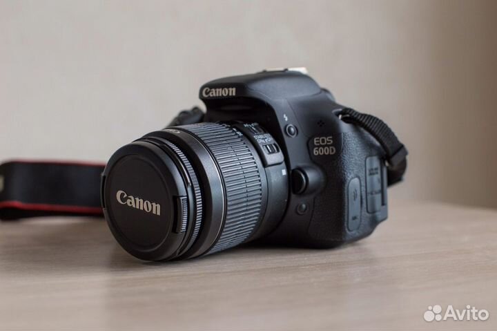 Фотоаппарат canon 600d с объективом EF-S 18-55
