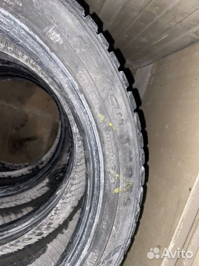 Nokian Tyres Hakkapeliitta 9 235/45 R18 20M