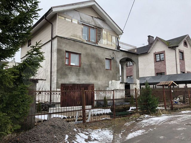Дом 197 м² на участке 6 сот.